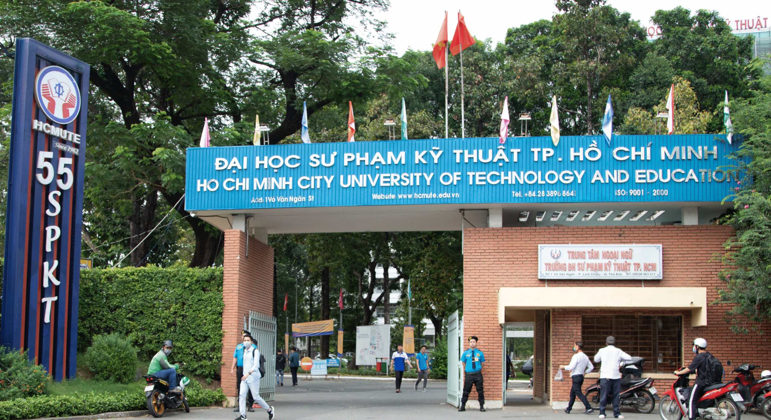 Bảo vệ an ninh tại trường học