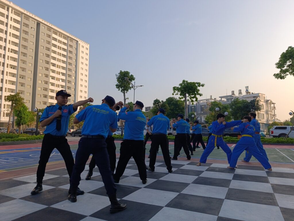 HUẤN LUYỆN VÕ THUẬT CHO LỰC LƯỢNG BẢO VỆ: NÂNG CAO THỂ LỰC VÀ KỸ NĂNG TỰ VỆ